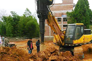 建房打樁全靠它_履帶旋挖鉆機