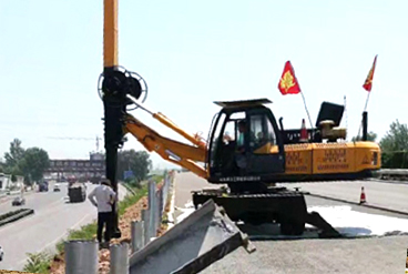 輪式旋挖鉆機助力國家公路建設